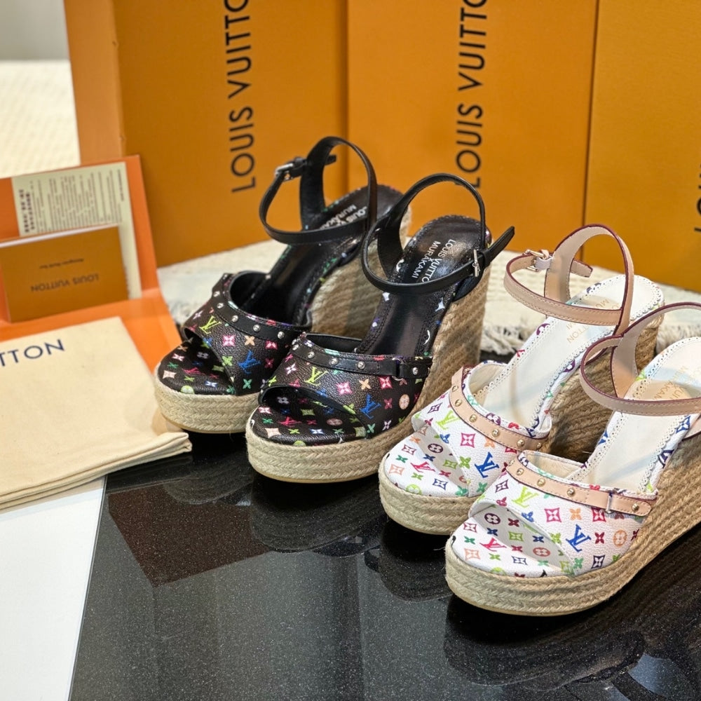 LV X TAKASHI MURAKAMI HELIOS WEDGE SANDAL WHITE 1AGYX0