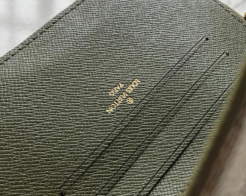 Luxe Touch Bags -   2489