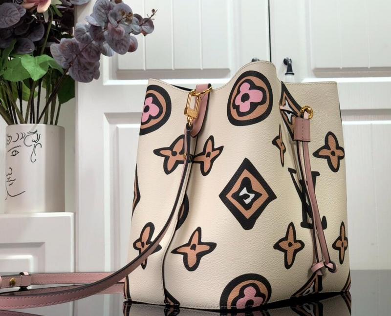 Luxe Touch Bags -   2340