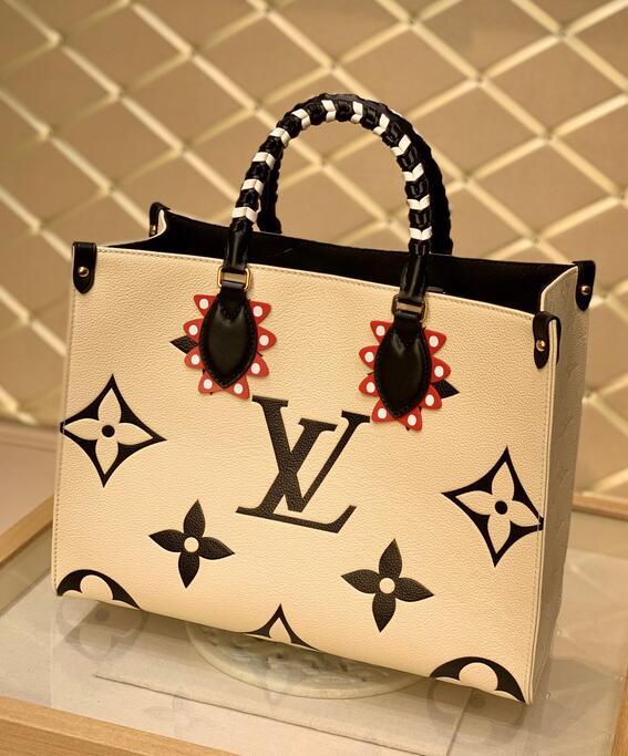 Luxe Touch Bags -   2777