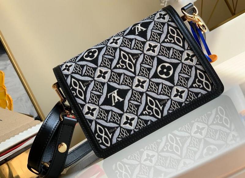 Luxe Touch Bags -   2622