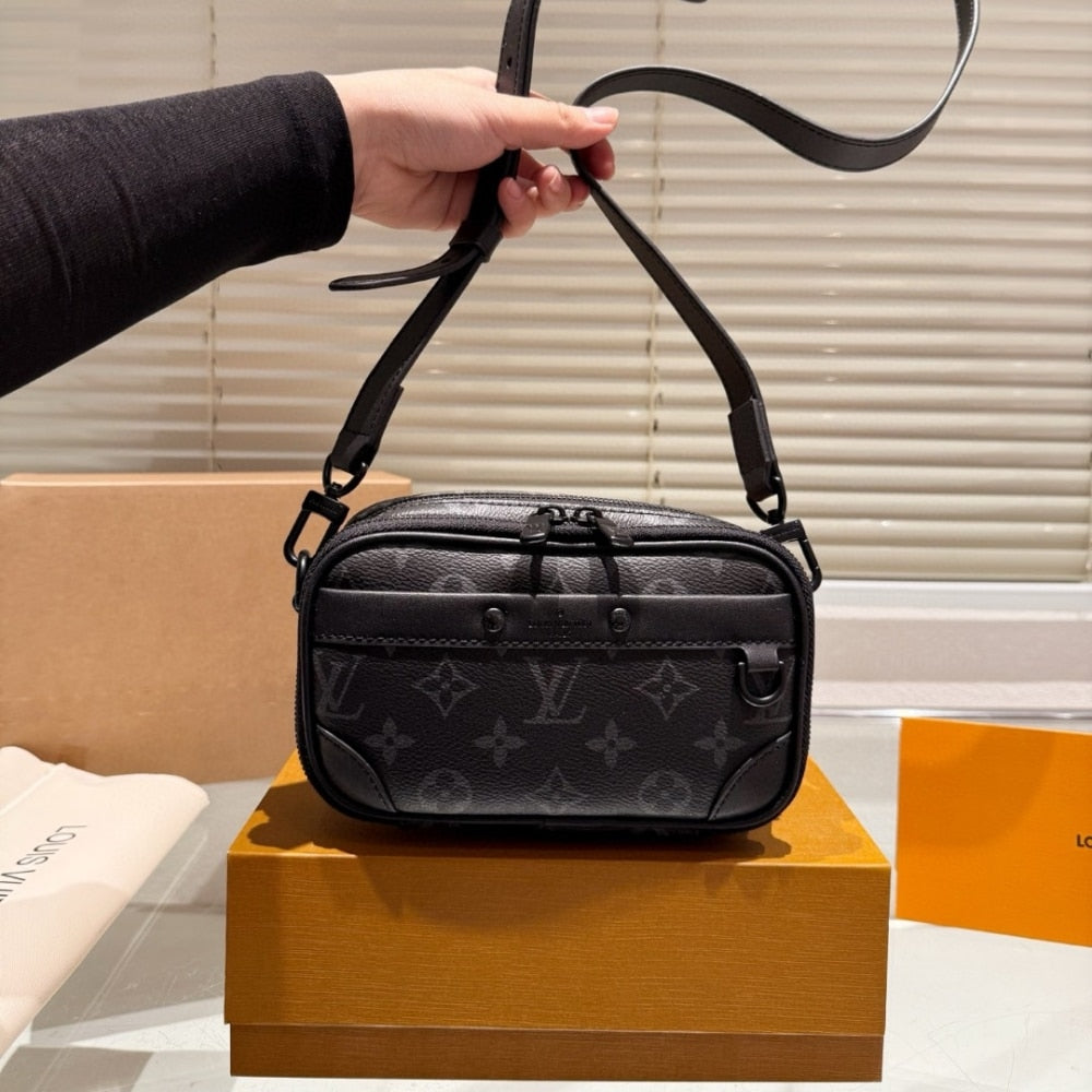 LV ALPHA WEARABLE WALLET MONOGRAM ECLIPSE BLACK 19CM M82542