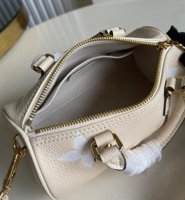 Luxe Touch Bags -   2497