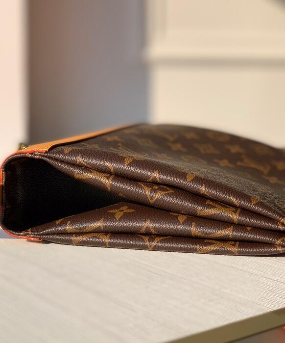Luxe Touch Bags -   3008