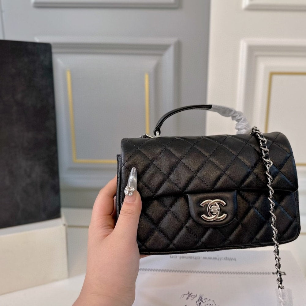 CC MINI FLAP BAG LAMBSKIN BLACK 20CM