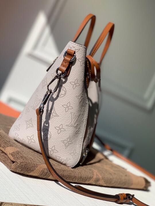 Luxe Touch Bags -   2983