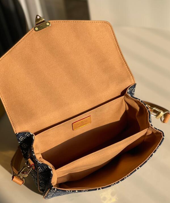 Luxe Touch Bags -   2533
