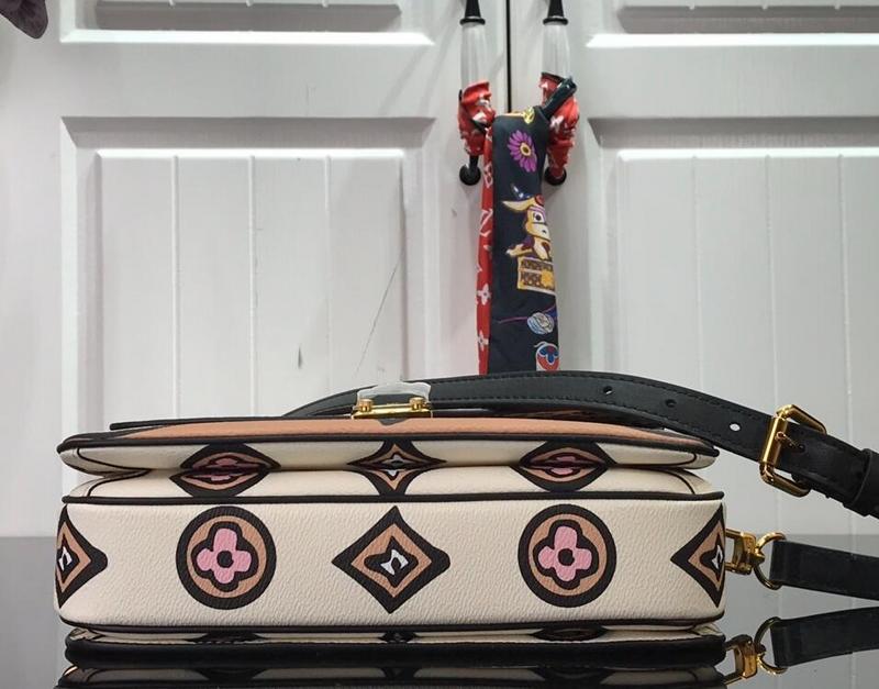 Luxe Touch Bags -   2339