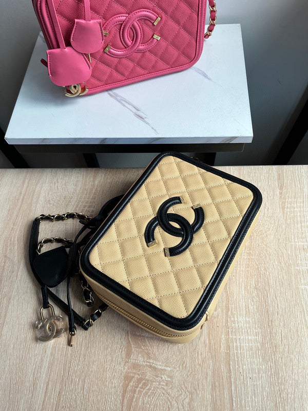 Luxe Touch Bags 

 -  Bags - 2705