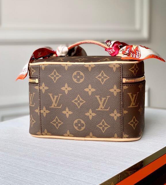 Luxe Touch Bags -   3066