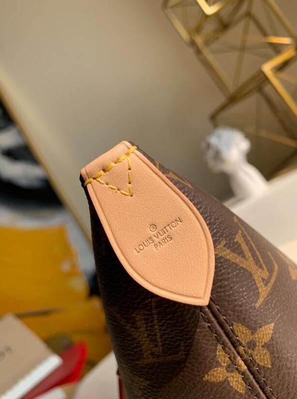 Luxe Touch Bags -   2623