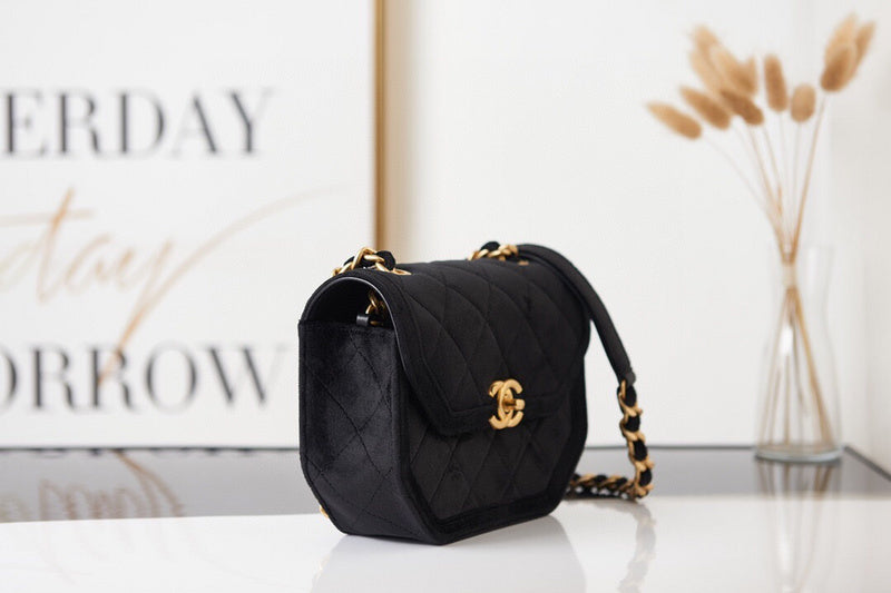 Luxe Touch Bags 

 -  Bags - 3483