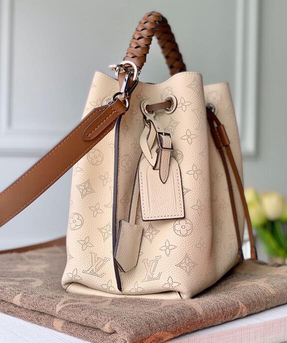 Luxe Touch Bags -   2958