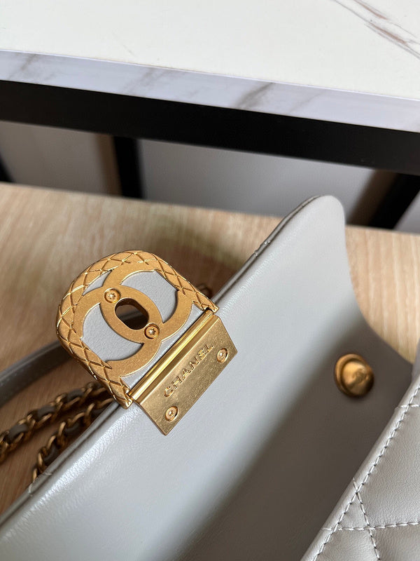 Luxe Touch Bags 

 -  Bags - 2860