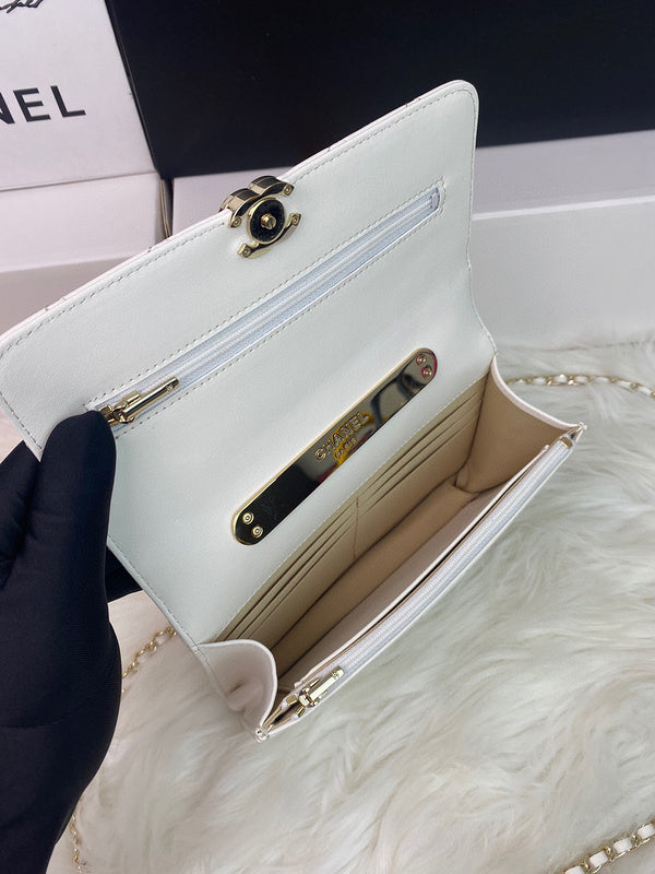 Luxe Touch Bags 

 -  Bags - 3060