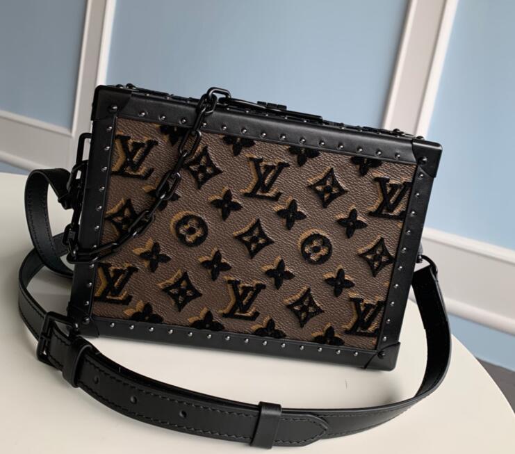 Luxe Touch Bags -   2492