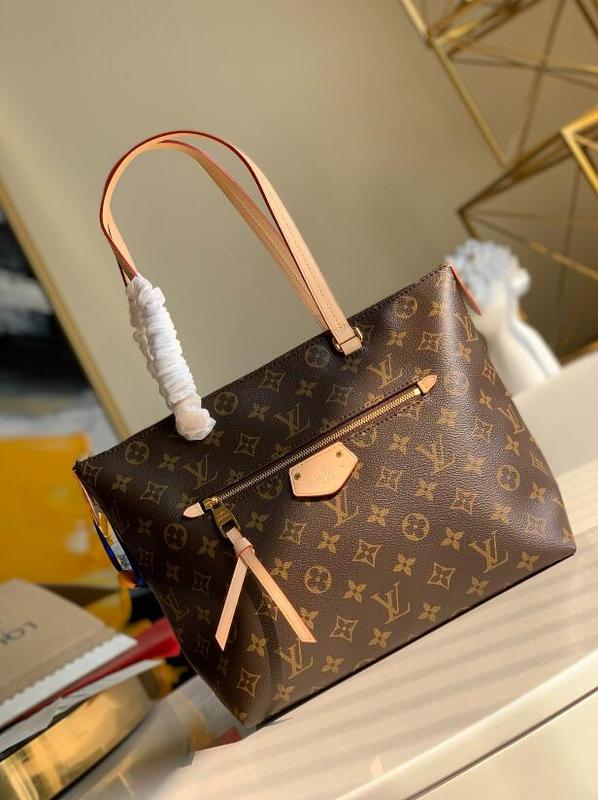 Luxe Touch Bags -   2623