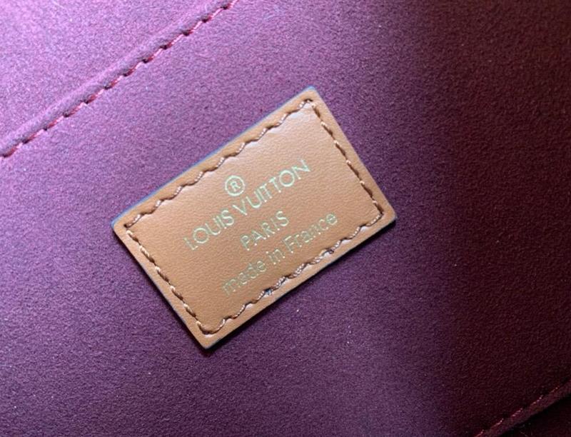 Luxe Touch Bags -   2601