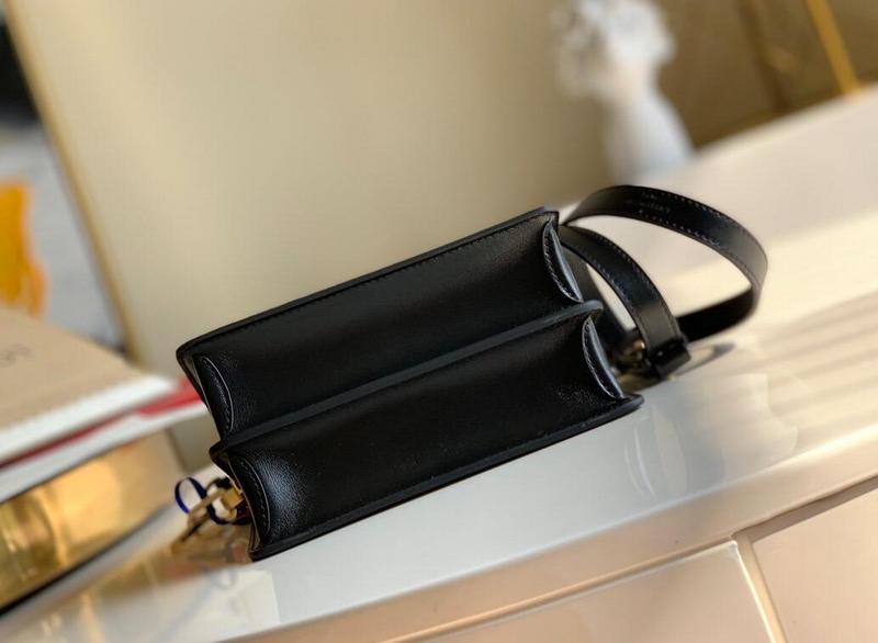Luxe Touch Bags -   2622