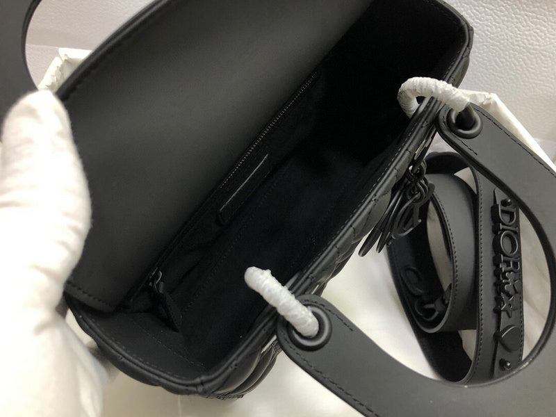 LTB - Luxe Touch Bags - 1603