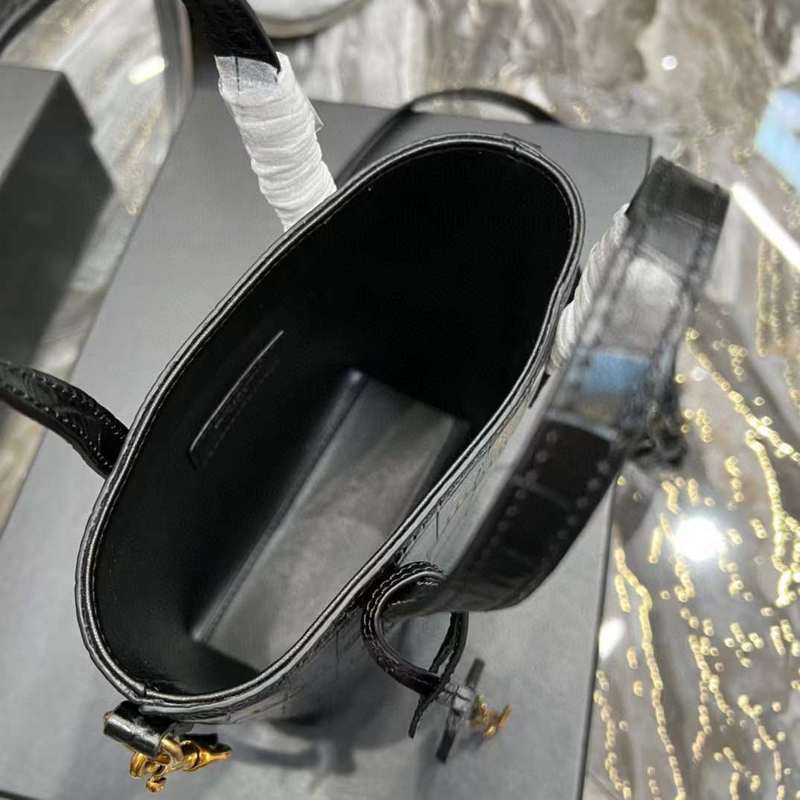 Luxe Touch - SLY Bags 551