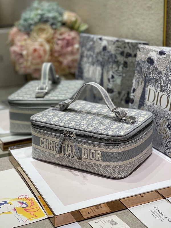 LTB - Luxe Touch Bags - 1930