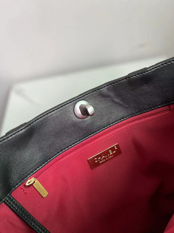 Luxe Touch Bags 

 -  Bags - 2700