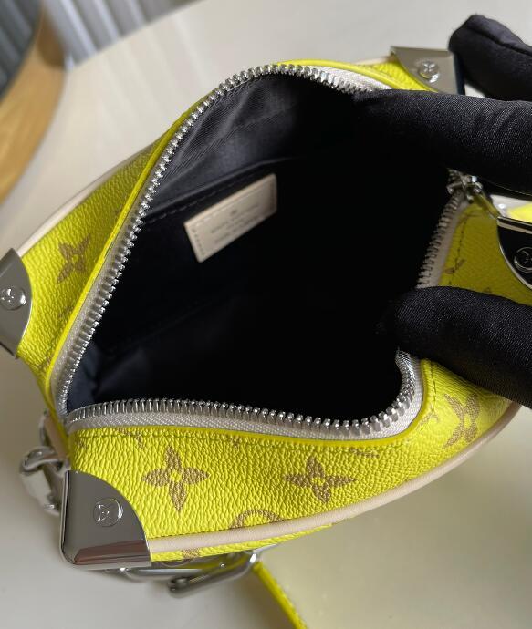 Luxe Touch Bags -   2498