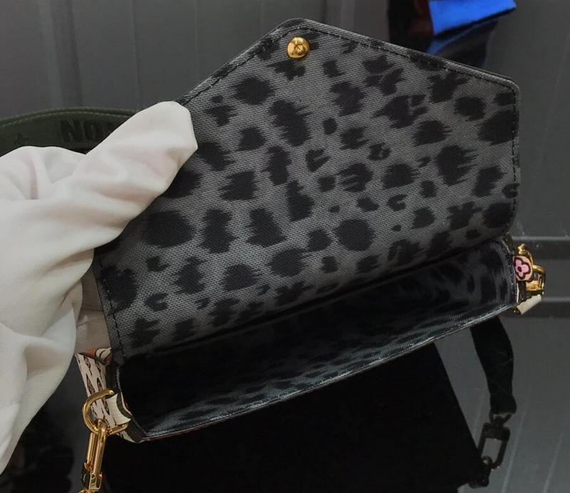 Luxe Touch Bags -   2330