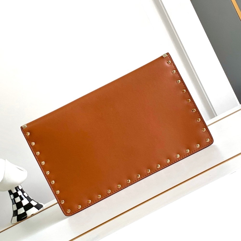 VO GARAVANI ROCKSTUD RAFFIA CLUTCH BAG IN BROWN 28CM