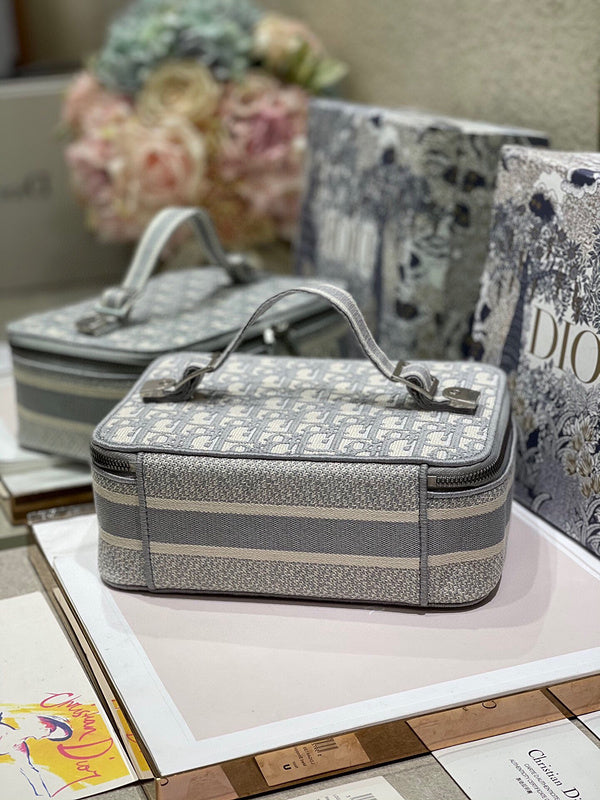 LTB - Luxe Touch Bags - 1930