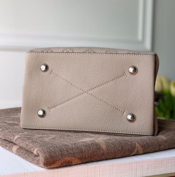 Luxe Touch Bags -   2979