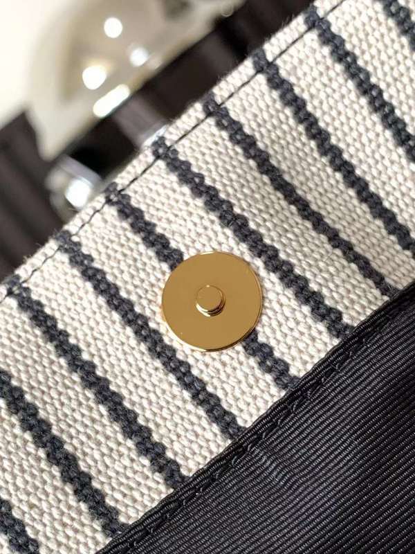 Luxe Touch - SLY Bags 597