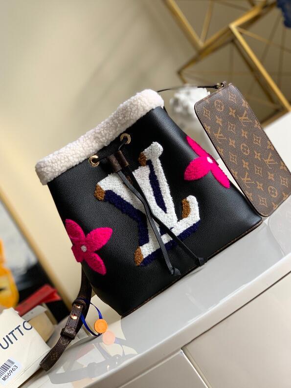 Luxe Touch Bags -   2602