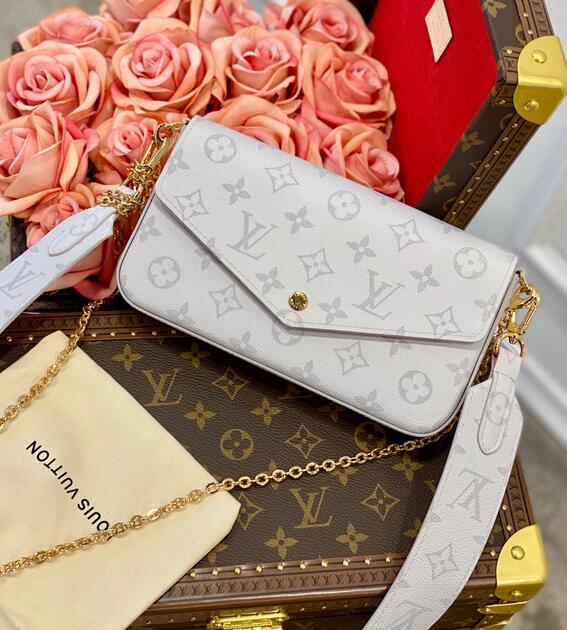 Luxe Touch Bags -   2962