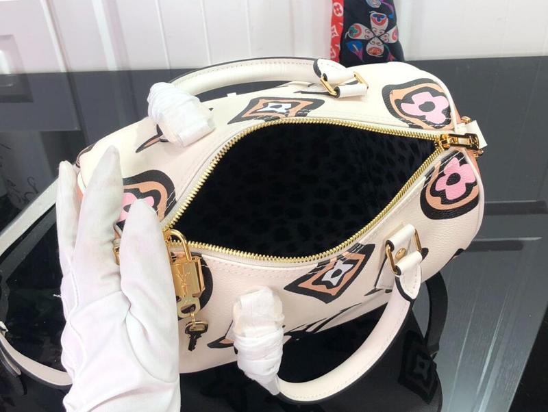 Luxe Touch Bags -   2209