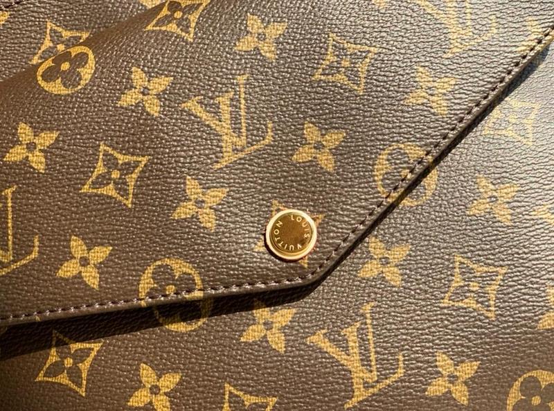 Luxe Touch Bags -   2604