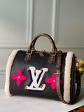 Luxe Touch Bags -   2596