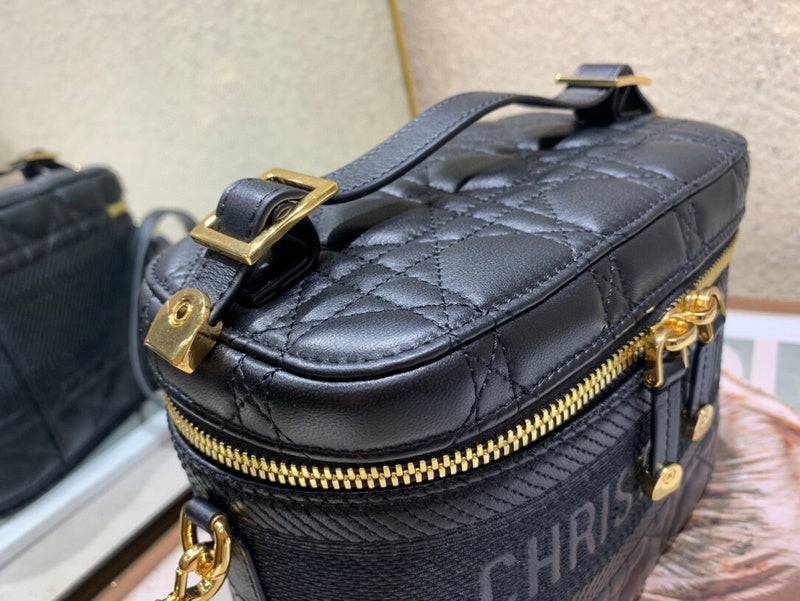 LTB - Luxe Touch Bags - 1940