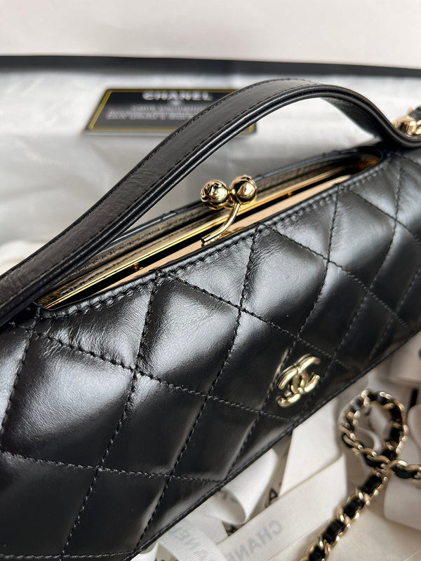 Luxe Touch Bags 

 -  Bags - 3000