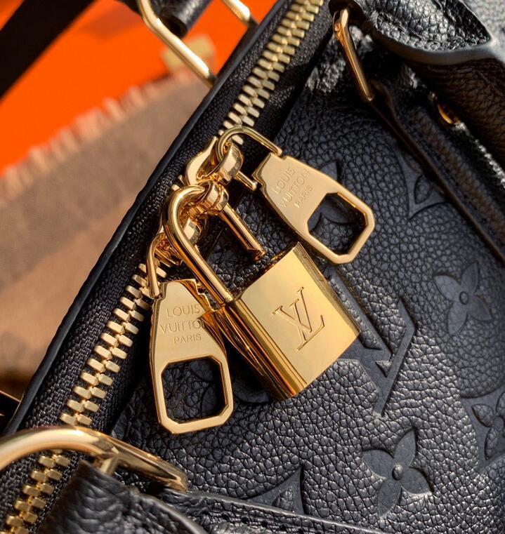 Luxe Touch Bags -   3000
