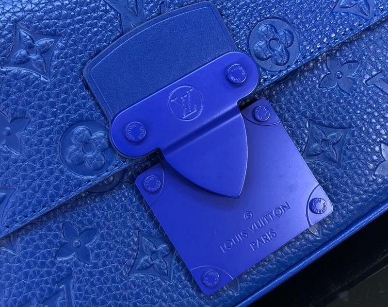 Luxe Touch Bags -   2196