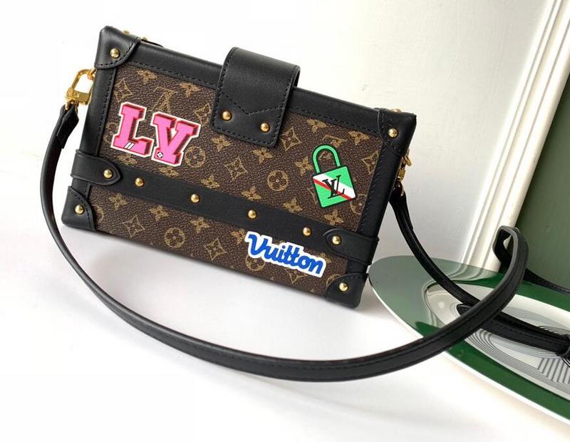 Luxe Touch Bags -   2991