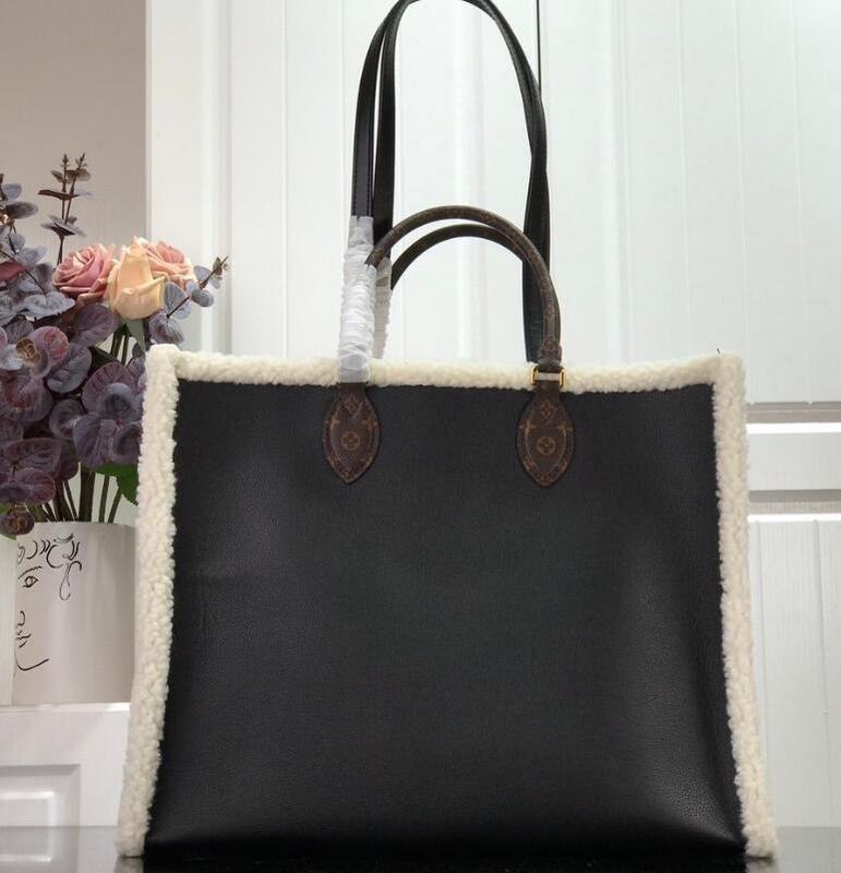 Luxe Touch Bags -   2739