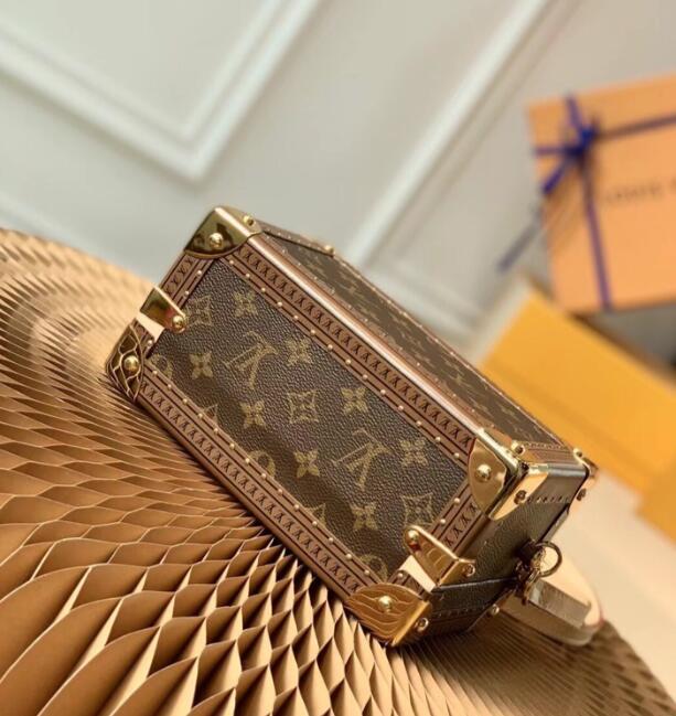 Luxe Touch Bags -   2410