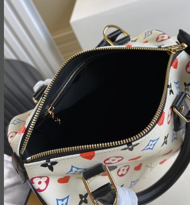 Luxe Touch Bags -   2580