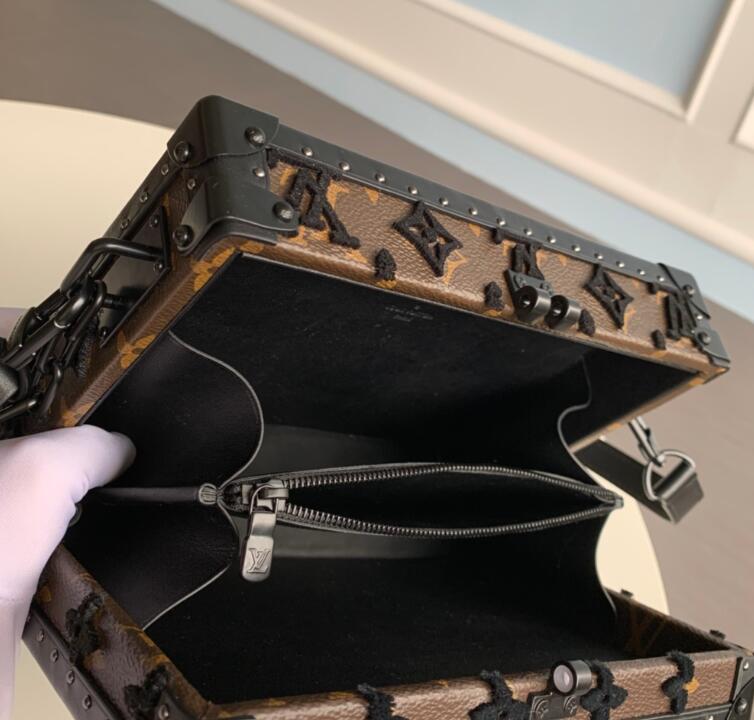 Luxe Touch Bags -   2492