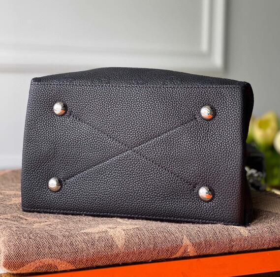 Luxe Touch Bags -   2976