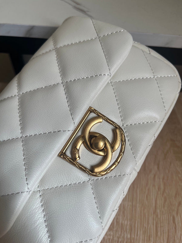Luxe Touch Bags 

 -  Bags - 2847
