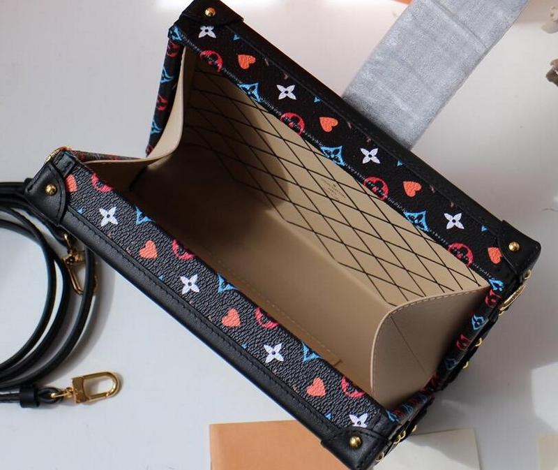 Luxe Touch Bags -   2665